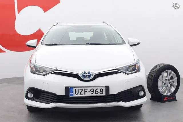 Toyota Auris Touring Sports 1,8 Hybrid Active - / Navi / Kamera / Merkki huoltokirja / Led-valot / Image 8