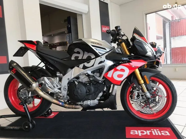 Aprilia Tuono Image 1